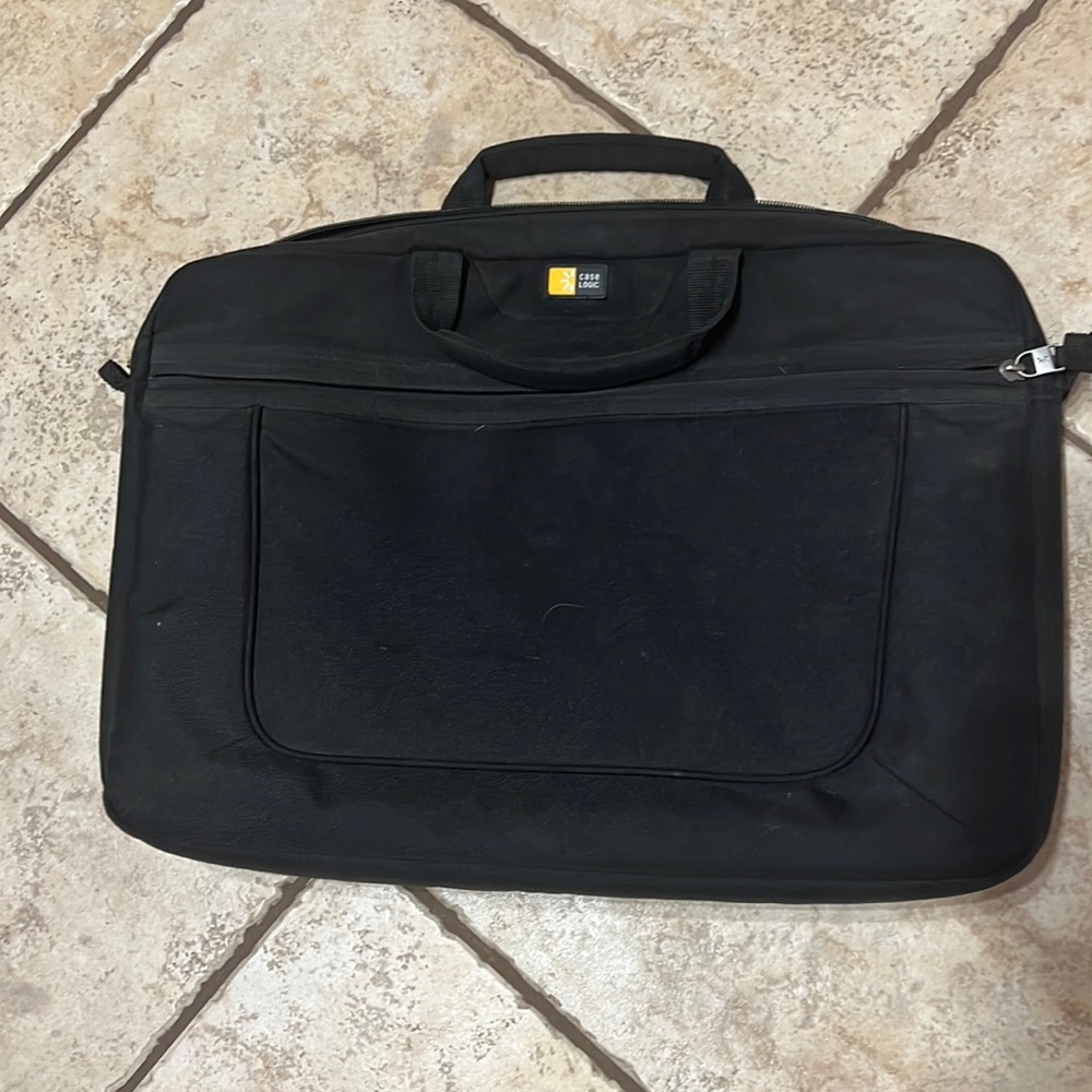 Case Logic Laptop padded case (17”)